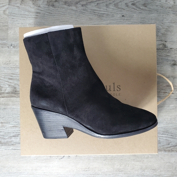 Kenneth Cole Blaise Black Leather Block Heel Boot - Picture 8 of 12